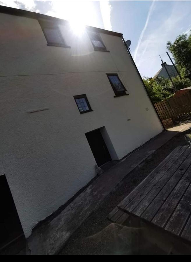 Glan-Yr-Afon Cottage Two Bedrooms Sennybridge Extérieur photo