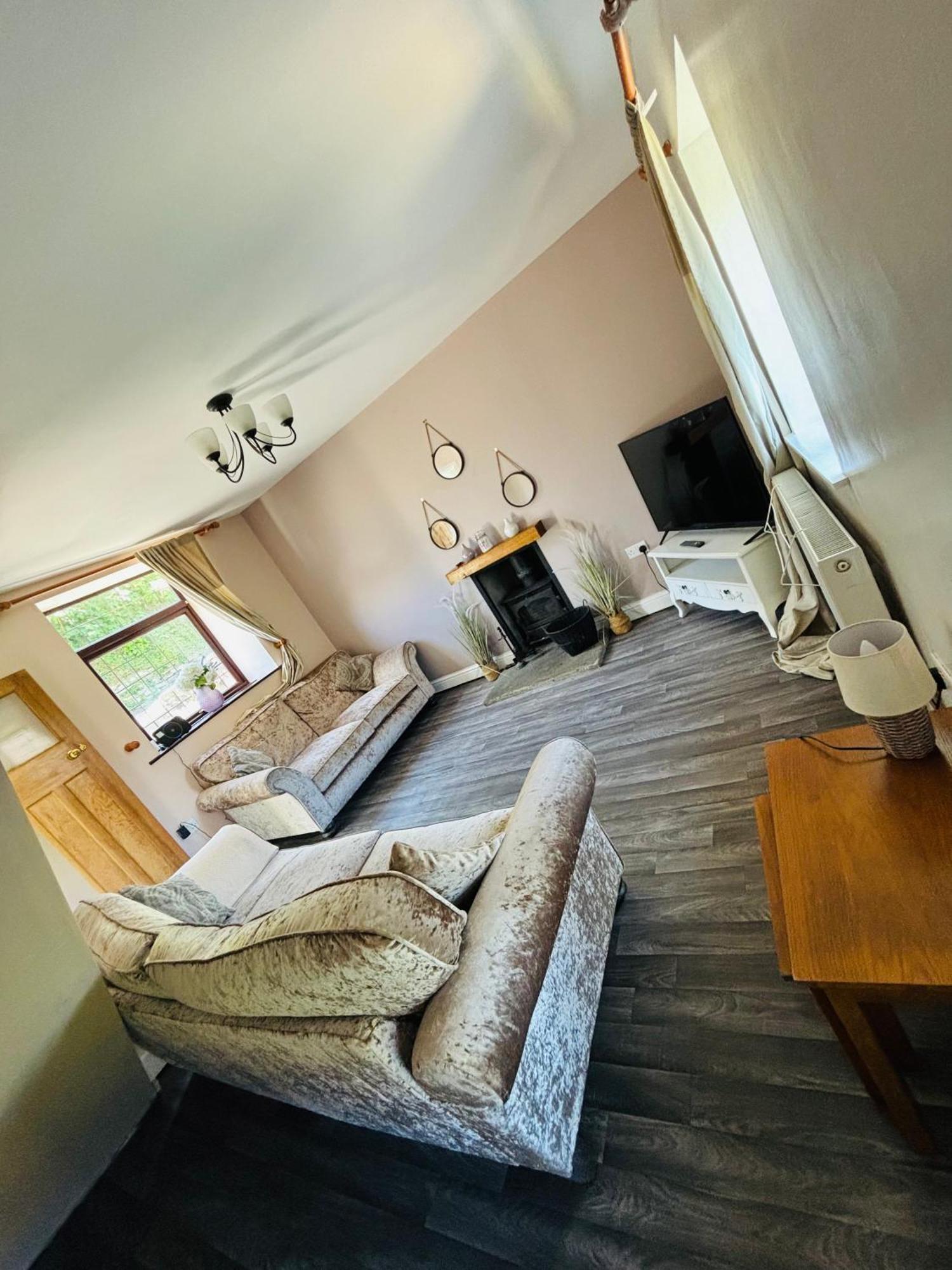 Glan-Yr-Afon Cottage Two Bedrooms Sennybridge Extérieur photo